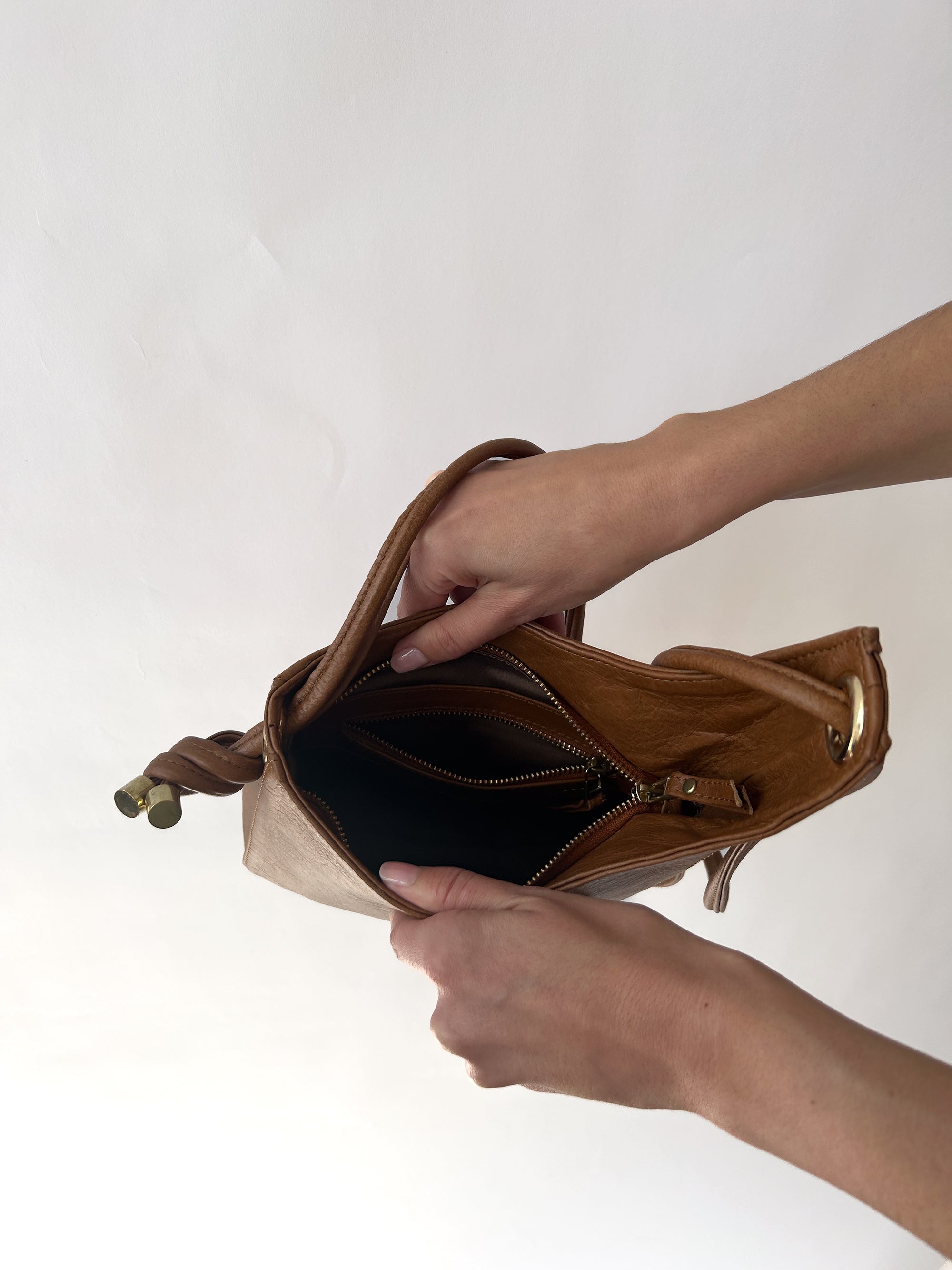 Sling Handbag | Tan