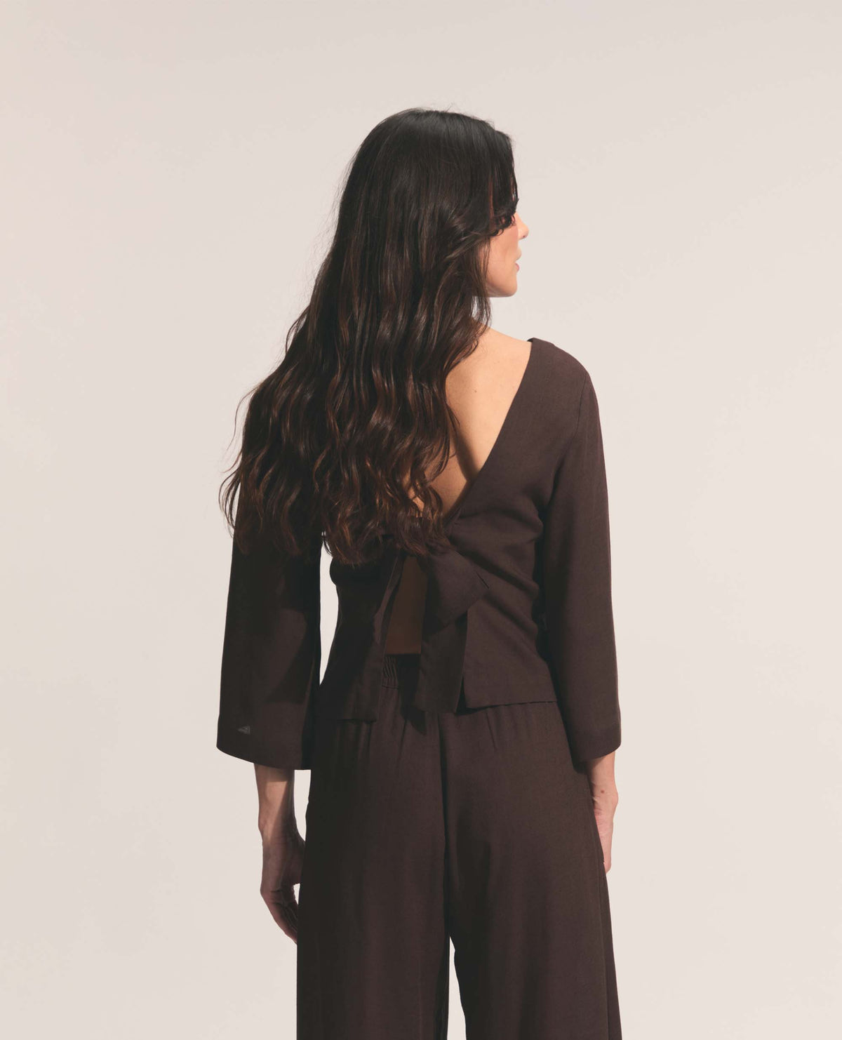 Dione | Three Quarter Flare Sleeve | Chocolate